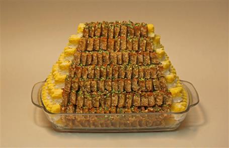 باقلوا، لوز دورنگ زعفراني - ظرف پیرکس