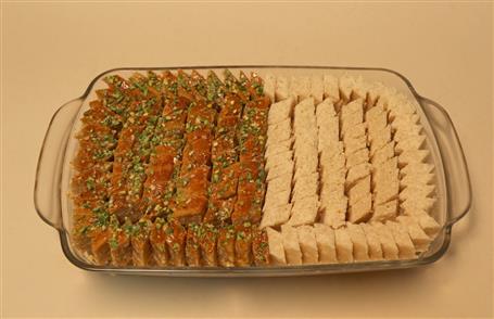 باقلوا، لوز بادام - ظرف پیرکس