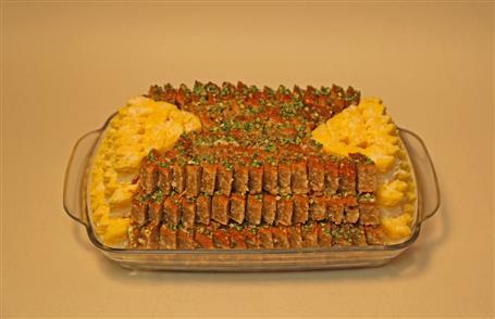 باقلوا، لوز دورنگ زعفراني - ظرف پیرکس