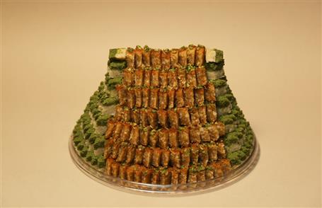 باقلوا، لوز دورنگ پسته و بادام - ظرف مسی