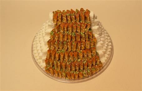 باقلوا، لوز نارگيل - ظرف مسی